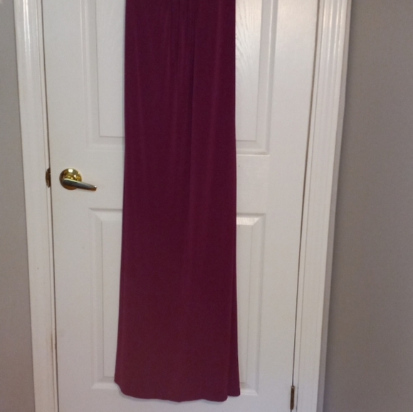 David's Bridal Gown Burgundy Size 4 One Strap Zipper Satiny Shoulder-Sash-Tail - Picture 2 of 9